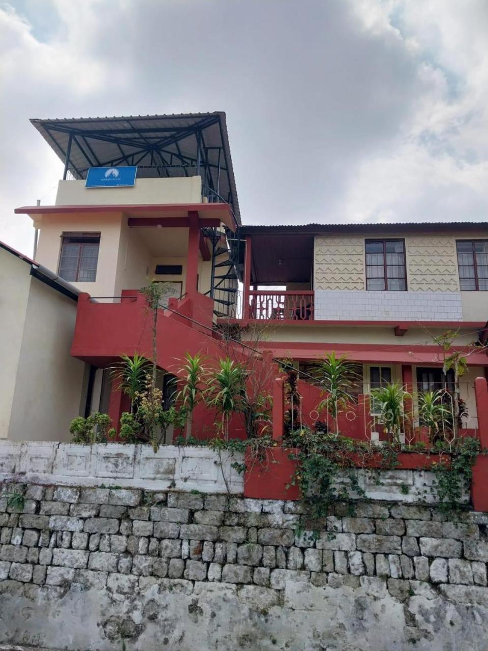 Odyssey'S Pateng Homestay, 乞拉朋齐 外观 照片